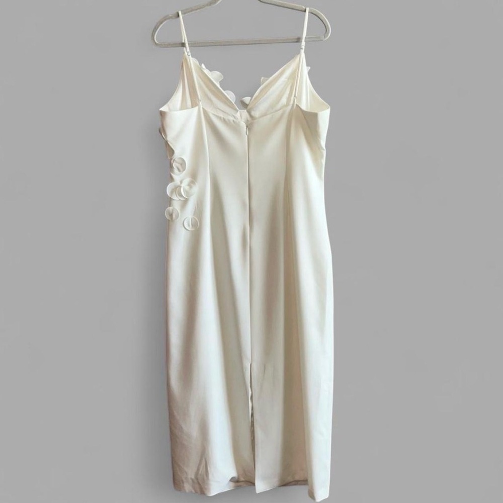 Antonio Melani White Floral Appliqué Sheath Dress Size 14 Elegant Midi - Picture 4 of 7